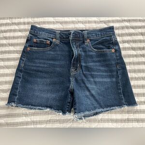 EUC Gap High Rise 4 inch Shorts size 27/4